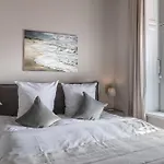 Strandvilla Hafenloge - Stilvoll Wohnen Direkt Am Niendorfer Hafen Апартаменты *
